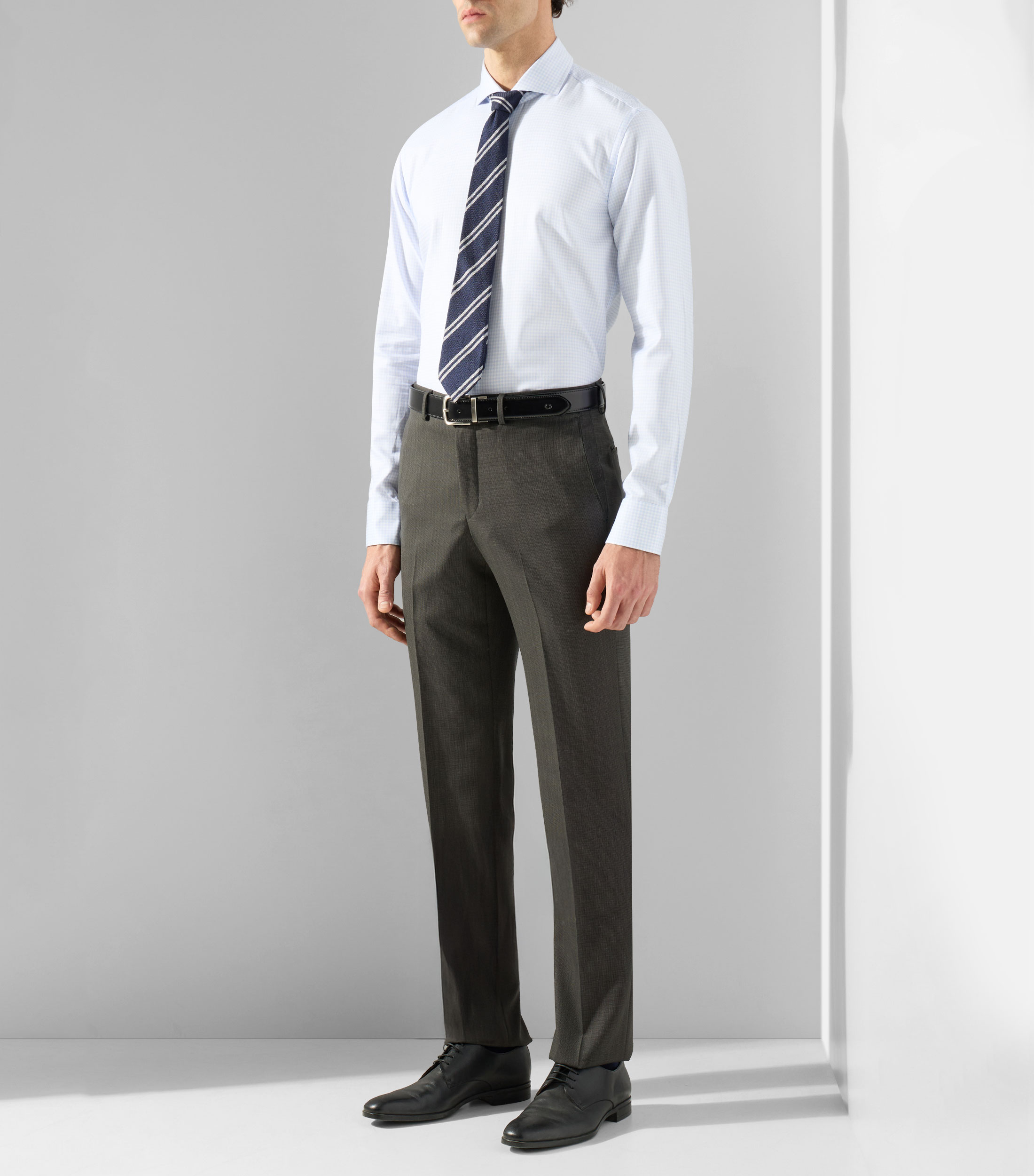 Camisa de corte regular en sarga de algodón a cuadros de fabricación italiana Hombre